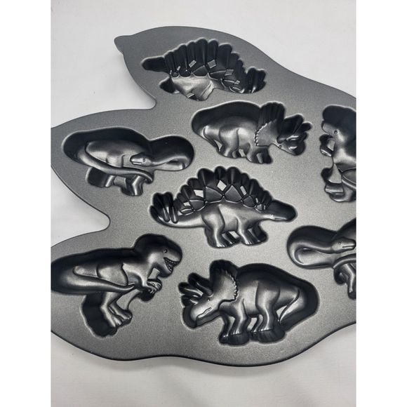 Nordic Ware Dinosaur Pan - Picture 2 of 5